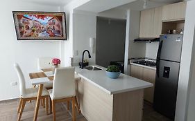 Apartasuite Privado Espectacular Vista Panorámica cerca al HIC FOSCAL 3 Habitaciones